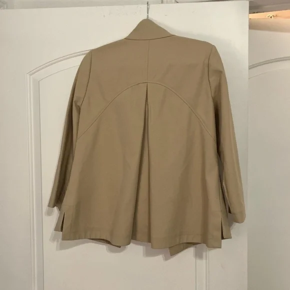 Lovely spring swing coat with Embellished Buttons - Picture 2 of 6